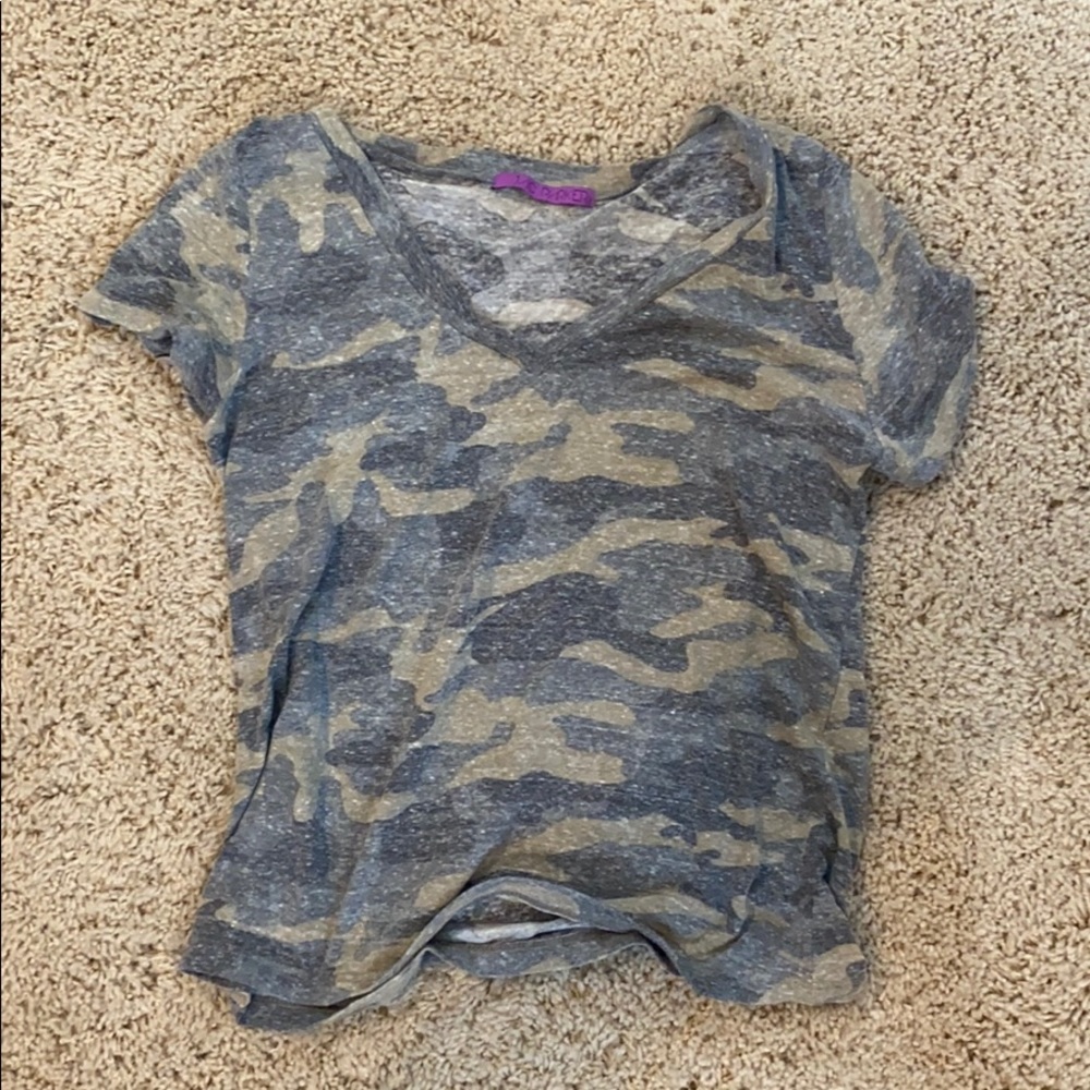 Camo v-neck